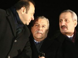4 eski Bakanın fezlekesi iade edildi