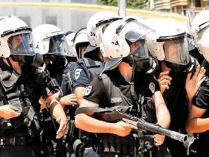 40 bin polisin başını yaktılar