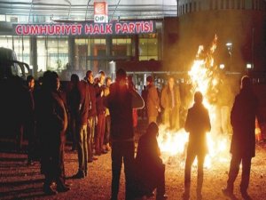 Eşbaşkan CHPyi böldü