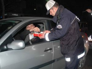 2010 yılında polisler hep böyle olsun!