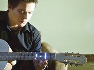 TÜBİTAK destekli akıllı gitar