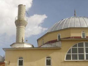 Lodos minareleri uçurdu!