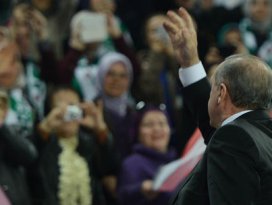 Erdoğan ve salonu duygulandıran şarkı!