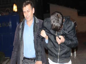 Kendi okulunu soymak isterken yakalandı