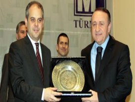 Türkiye hedefine koşuyor