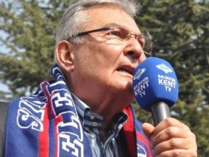 Deniz Baykal öyle bir anons edildi ki...