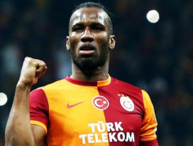 İngiliz taraftarlar, Drogba posteri açtı