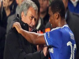 Etoo, Mourinhoyu protesto etti