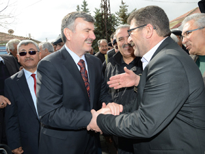Tahir Akyürek belde ziyaretlerini sürdürüyor