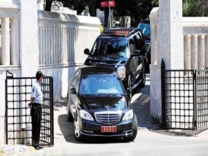 Başbakana fiziki takip Anayasa suçu