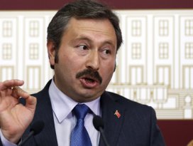 İstifa eden vekillerden darbe çarpıtması!