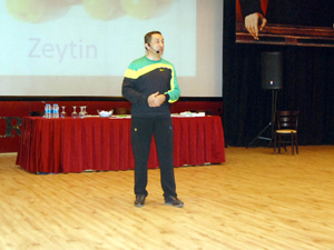 Dr. Kunaka Akşehirde yoğun ilgi