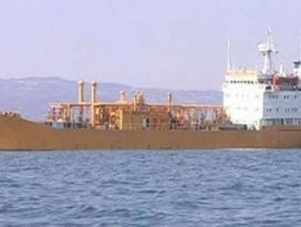 Yüzer tehlike boşaltılıyor