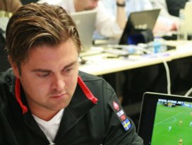 İsveçin ünlü poker yıldızı Müslüman oldu