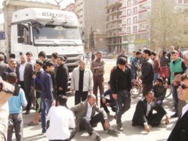 Kaza yüzünden yolu kapattılar