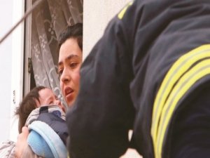 Korkulu bekleyişi itfaiyeciler bitirdi