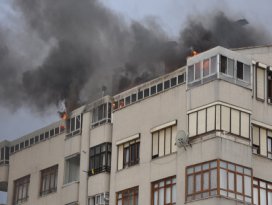 Çatı katında yangın