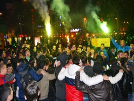 Taraftarlardan hakem kararlarına tepki!
