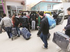 Baskıdan kaçtılar