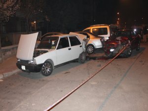 4 araca çarparak durabildi