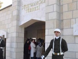 Türk bayrakları indirildi iddiası