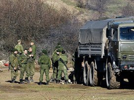 Ukrayna askerleri Kırımdan çıkacak