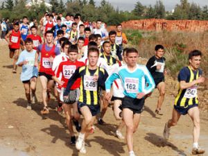 Konya atletizm takımı krosta çok iyi