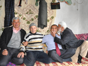 Kaymakam Sonel ziyaretini sürdürüyor