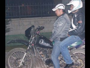 Konya da Kros motorsikletli kapkaçcılar yakayı ele verdi