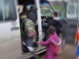 Batmanda öğrenci servisi devrildi: 9 yaralı