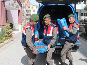 Silah parçası üretilen bağ evine jandarma baskını