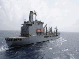 Rus savaş uçağından ABD gemisine taciz