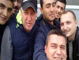 Mesut Bakkal’dan selfie pozu