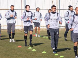Konyaspor Dolu Dizgin Geliyor