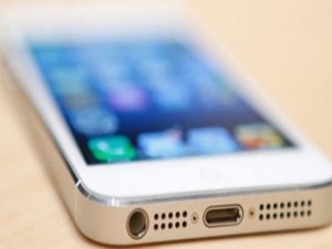 Apple iPhone 5i geri alıyor