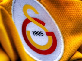 Yıldız futbolcu 2 yıllık imzayı attı!
