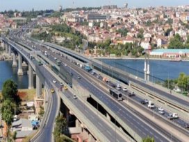İstanbulda yarın bazı yollar trafiğe kapatılacak