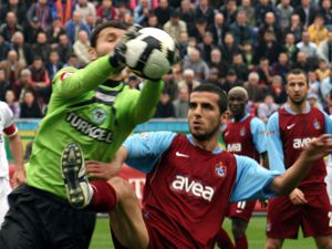 Konyaspor Trabzonu evinde vurdu