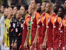Türkiyede futbol maçlarının tümü ertelendi