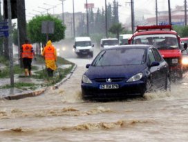 Meteorolojiden 10 ilimize kuvvetli yağış uyarısı