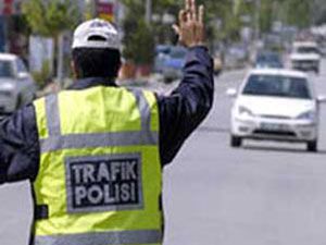Polis durdurmaya çalıştı ama...