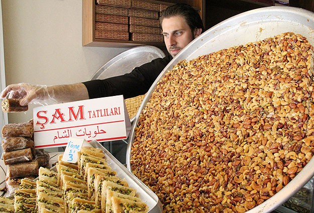 Savaşın mağdurları mesleklerini sürdürüyor