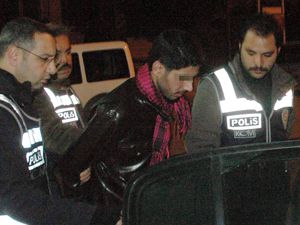 Bagaj fişini yerken yakalandı!