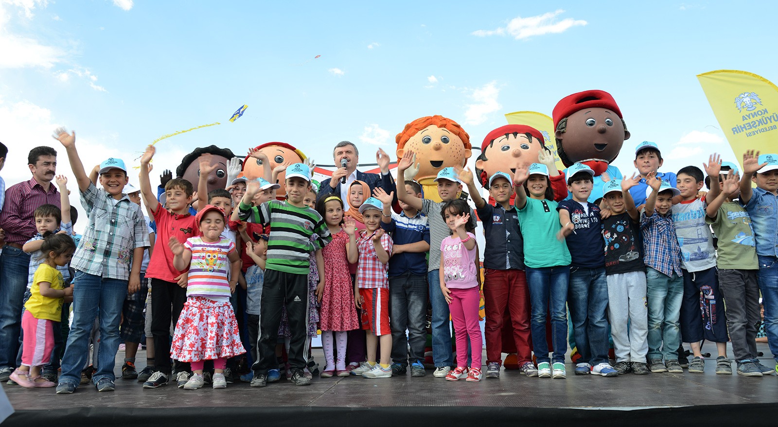 Başkan Akyürek,çocukların uçurtma sevincini paylaştı