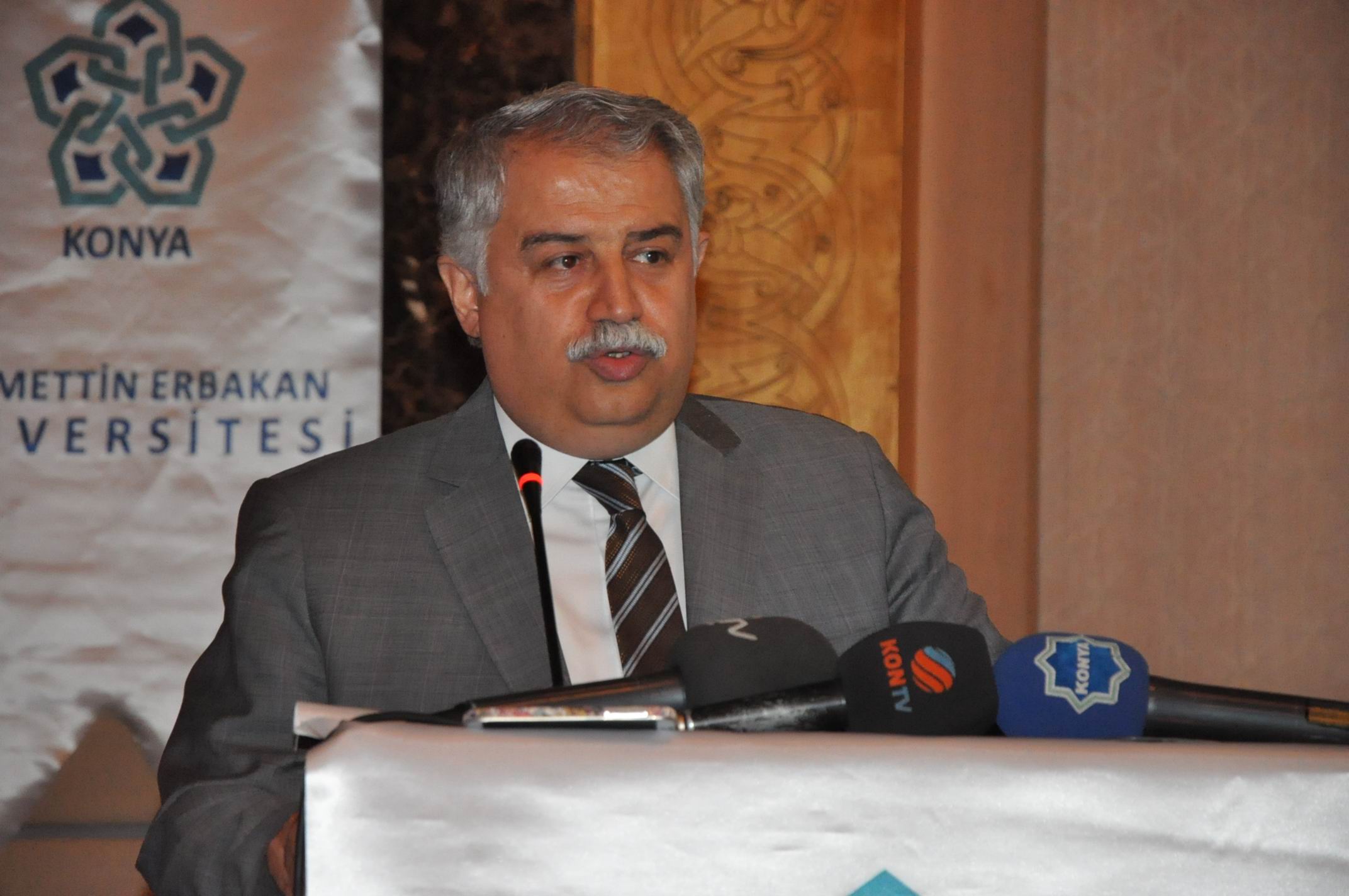Rektör Şekerden 2013-2014 yılı genel değerlendirmesi