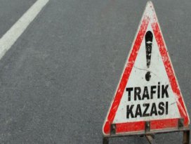 Otomobil duvara çarptı: 4 ölü