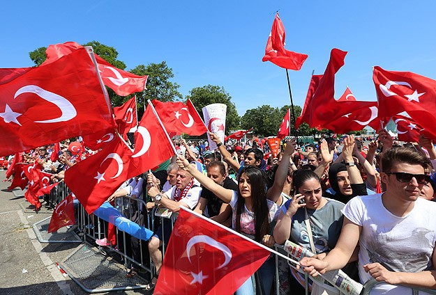 Viyana’da coşkulu kalabalık Erdoğan’ı bekliyor