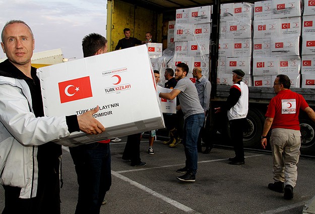 Türk Kızılayı yardım tırları Sincara ulaştı