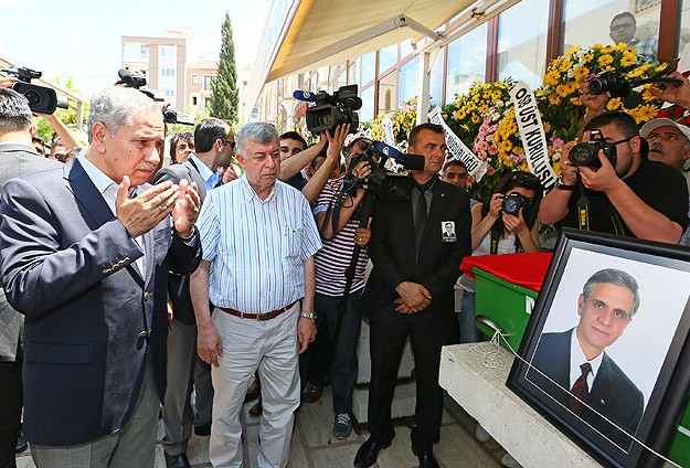 Arınç, Bülent Koşmazın cenaze törenine katıldı