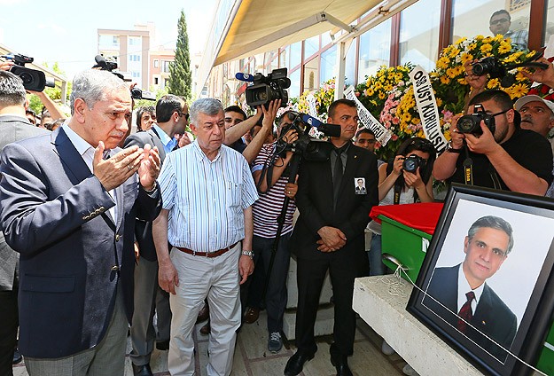 Arınç, Bülent Koşmazın cenaze törenine katıldı